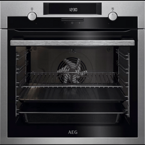 AEG vestavná trouba série 6000 s parní funkcí SteamBake BCE451351M